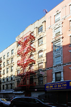 139 Eldridge St in New York, NY - Building Photo - Building Photo