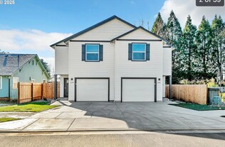 4353 Kalmia St in Springfield, OR - Building Photo