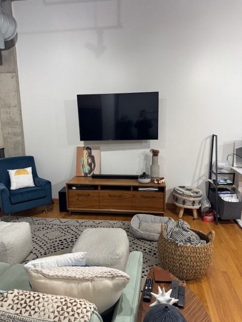 property at 900 N Kingsbury St