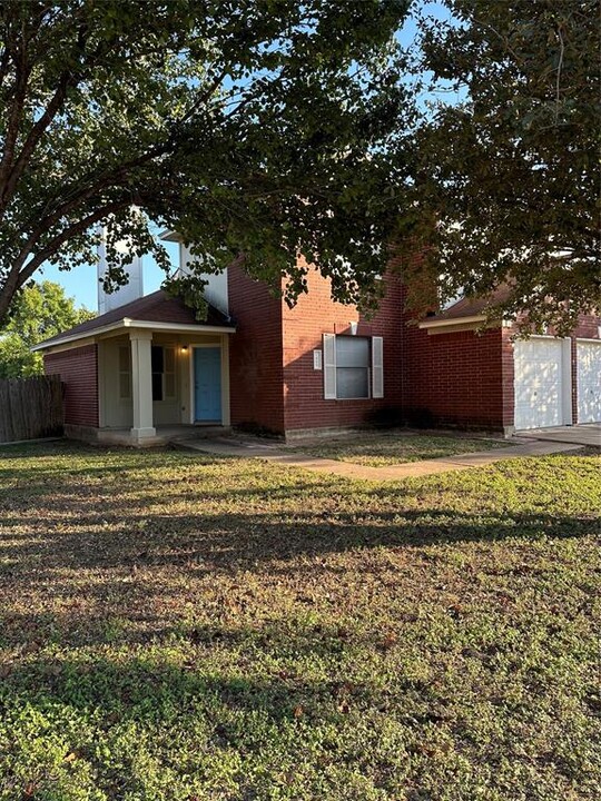 1405 Gulf Way in Round Rock, TX - Building Photo