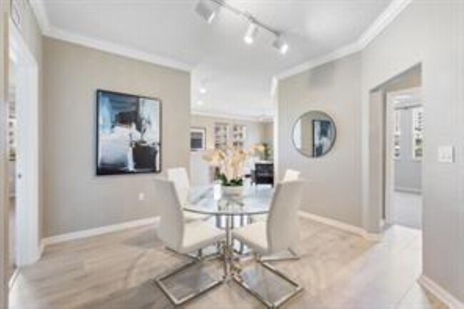 533 NE 3rd Ave, Unit 417 in Fort Lauderdale, FL - Foto de edificio - Building Photo