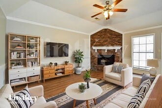 7600 Lowrance Rd, Unit 906 in Memphis, TN - Foto de edificio - Building Photo