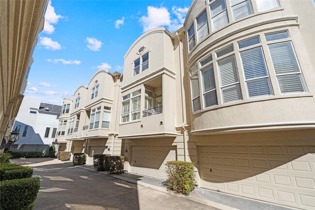 property at 1515 Hyde Park Blvd