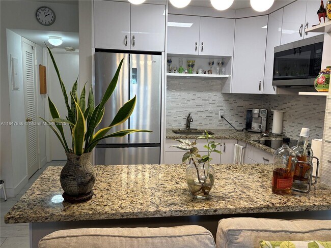 98 Westbury E in Deerfield Beach, FL - Building Photo - Building Photo