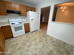 612 Independence Dr in Jacksonville, NC - Building Photo - Building Photo