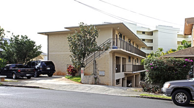 1515 Thurston Ave in Honolulu, HI - Building Photo - Building Photo