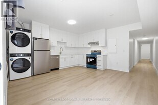 53 Bishop Ave in Toronto, ON - Building Photo