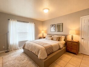 1120 Harry Ave S in Lehigh Acres, FL - Foto de edificio - Building Photo