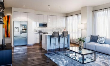 1405 CA-82 in Redwood City, CA - Foto de edificio - Building Photo