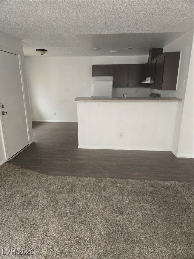 1954 Nebula Dr in Las Vegas, NV - Building Photo - Building Photo