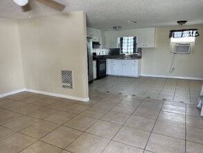 1207 Colson Rd in Plant City, FL - Building Photo - Building Photo