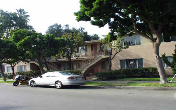 4402-4416 Dawes St in San Diego, CA - Building Photo - Building Photo