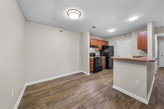 2411 Hill St in Raleigh, NC - Building Photo - Building Photo