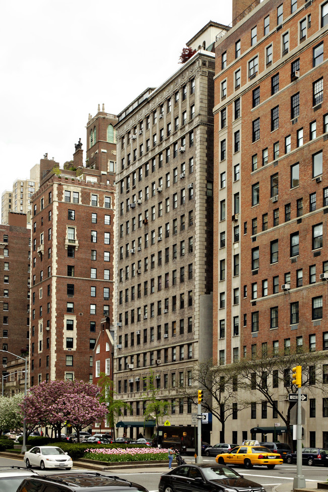 1009 Park Ave in New York, NY - Building Photo - Building Photo