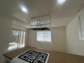 8533 Rose St in Bellflower, CA - Building Photo - Building Photo