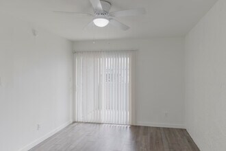 Luna Bear 5th Street in Tempe, AZ - Foto de edificio - Interior Photo