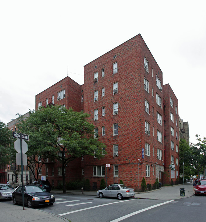 2925 Grand Concourse in Bronx, NY - Building Photo