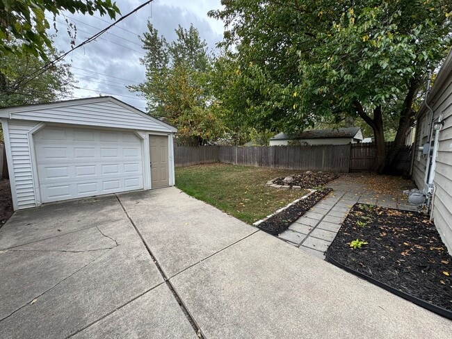 2020 Dallas Ave in Royal Oak, MI - Building Photo - Building Photo