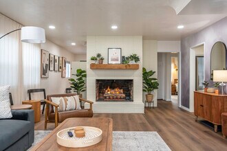 4746 W 159th St in Lawndale, CA - Building Photo - Building Photo