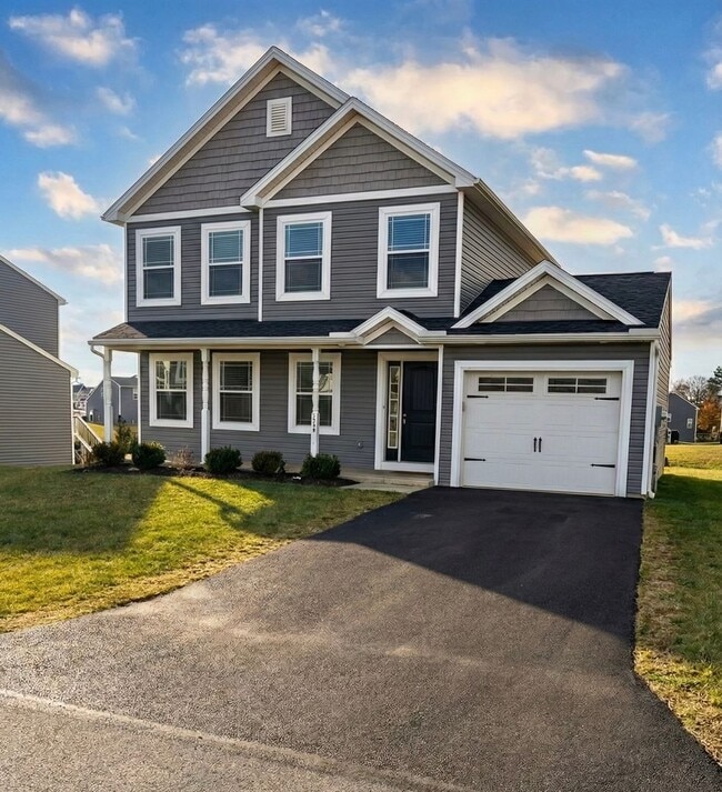 206 Woodridge Dr in Shippensburg, PA - Building Photo - Building Photo