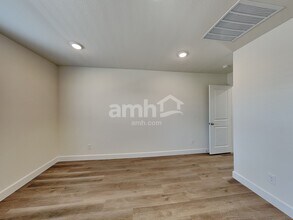 149 Nico Azalea Ln in Henderson, NV - Building Photo - Building Photo