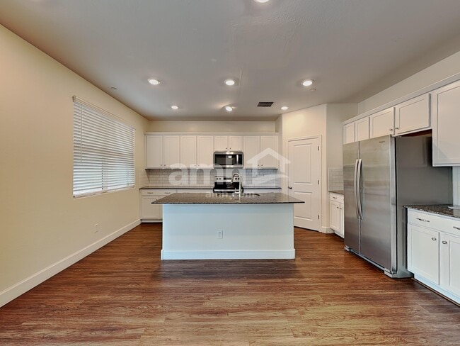 12526 N 60th Ave in Glendale, AZ - Foto de edificio - Building Photo