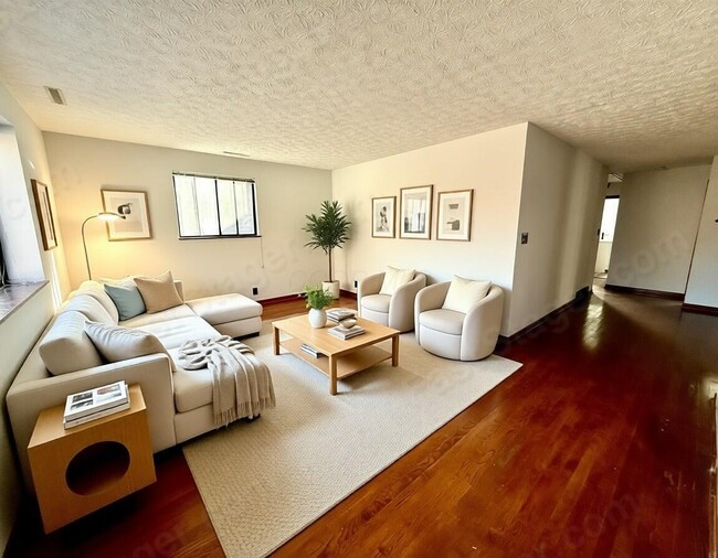 295 E Whittier St in Columbus, OH - Building Photo - Building Photo