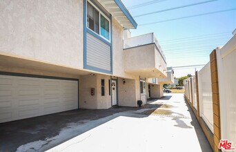 2609 Rockefeller Ln in Redondo Beach, CA - Building Photo - Building Photo