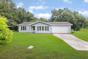 512 N Inwood Dr in Bridge City, TX - Building Photo