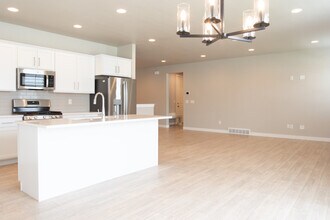 3880 Safflower Dr in Eagle Mountain, UT - Building Photo - Building Photo