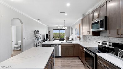 9727 Acqua Ct in Naples, FL - Building Photo - Building Photo