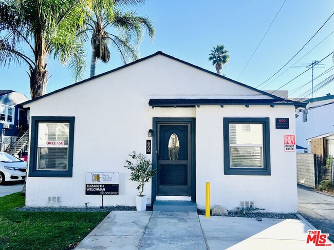 600 E Chevy Chase Dr, Unit 2-F in Glendale, CA - Building Photo - Building Photo