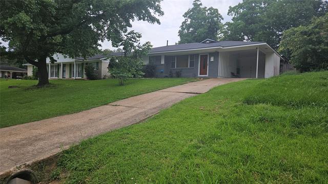 property at 1724 Cross Lake Blvd