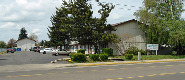 2nd Street Townhouses in Lebanon, OR - Building Photo - Building Photo