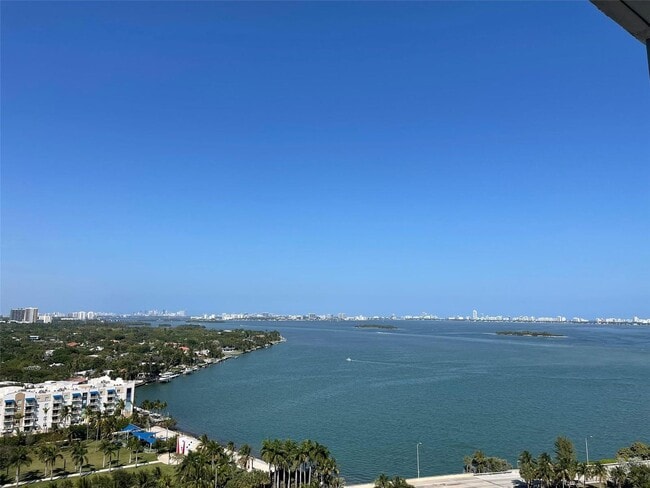 601 NE 36th St, Unit 3150 in Miami, FL - Foto de edificio - Building Photo