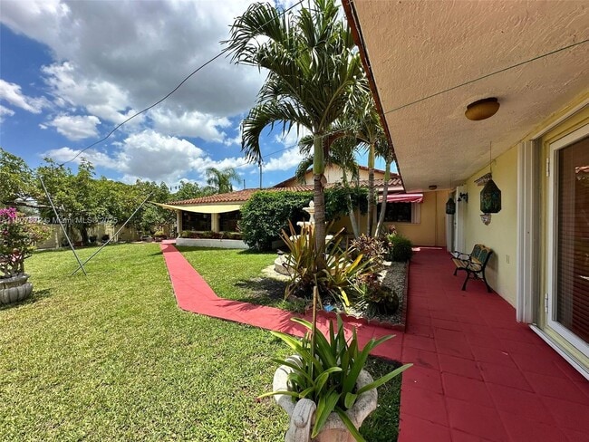 7170 SW 17th Terrace in Miami, FL - Building Photo - Building Photo