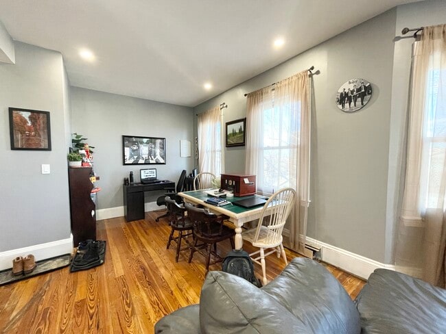 18 Sunset St, Unit #3 in Boston, MA - Foto de edificio - Building Photo