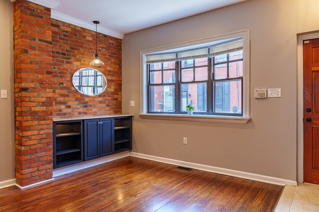 2523 S Rosewood St in Philadelphia, PA - Building Photo