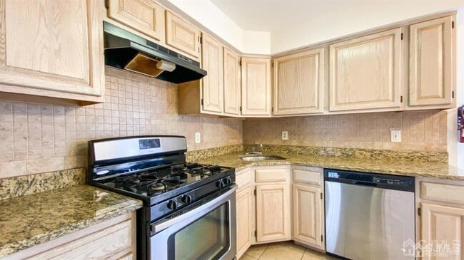 701 Jesse Way in Piscataway, NJ - Building Photo - Building Photo