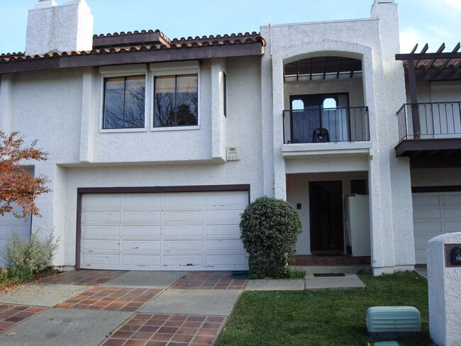 732 Lake Terrace Cir in Davis, CA - Building Photo - Building Photo