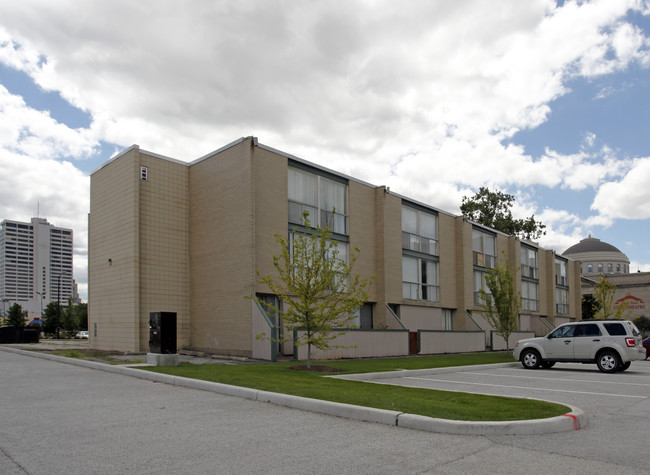 Gateway Apartments in South Bend, IN - Building Photo - Building Photo