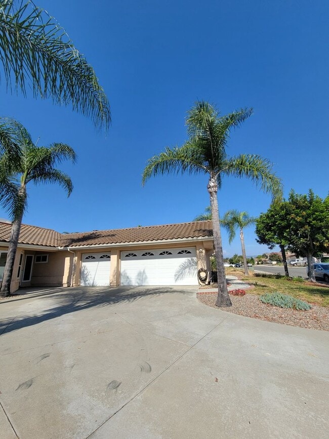 54 Avenida Descanso in Oceanside, CA - Building Photo - Building Photo