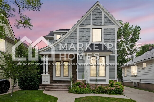 property at 1400 Holland St