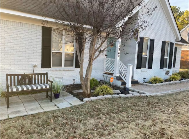 2343 Ridgeway Rd in Memphis, TN - Foto de edificio - Building Photo