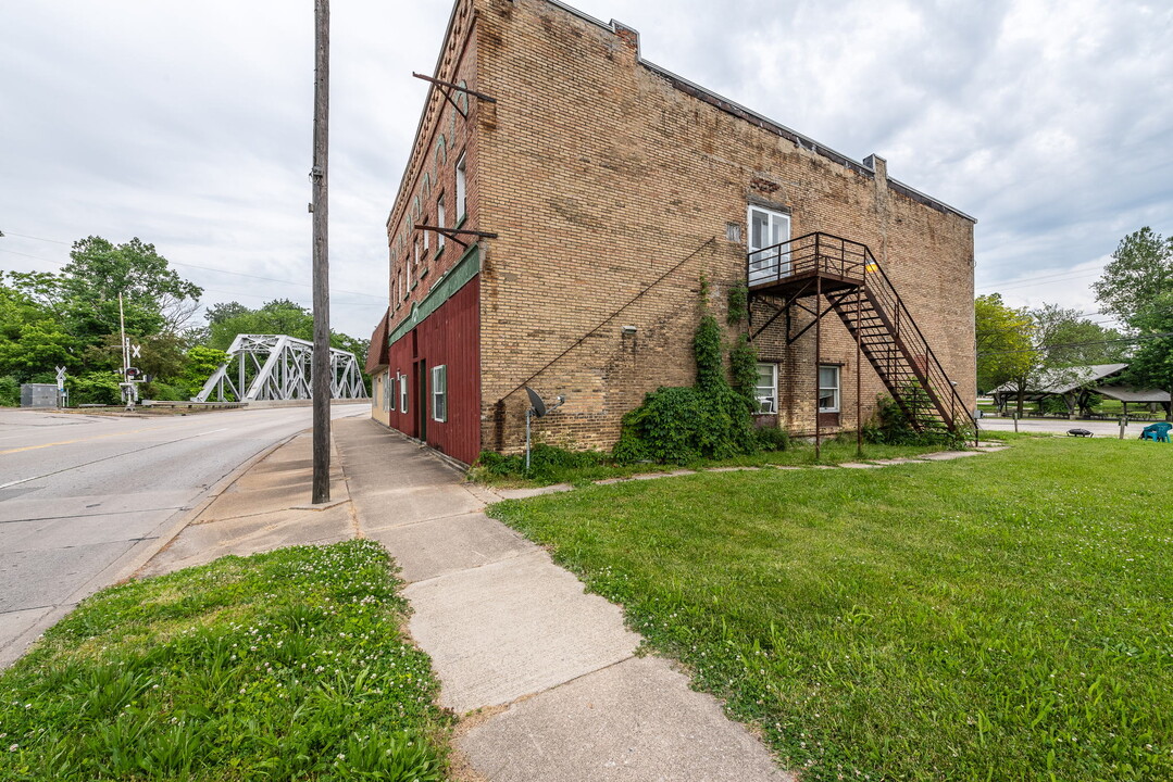 313 W Adrian St in Blissfield, MI - Building Photo