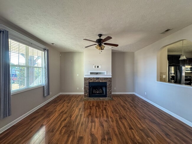 4070 Pleasantburg Dr in Fayetteville, NC - Building Photo - Building Photo