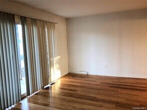 34 Poplar Ln in Middletown, NY - Building Photo - Building Photo