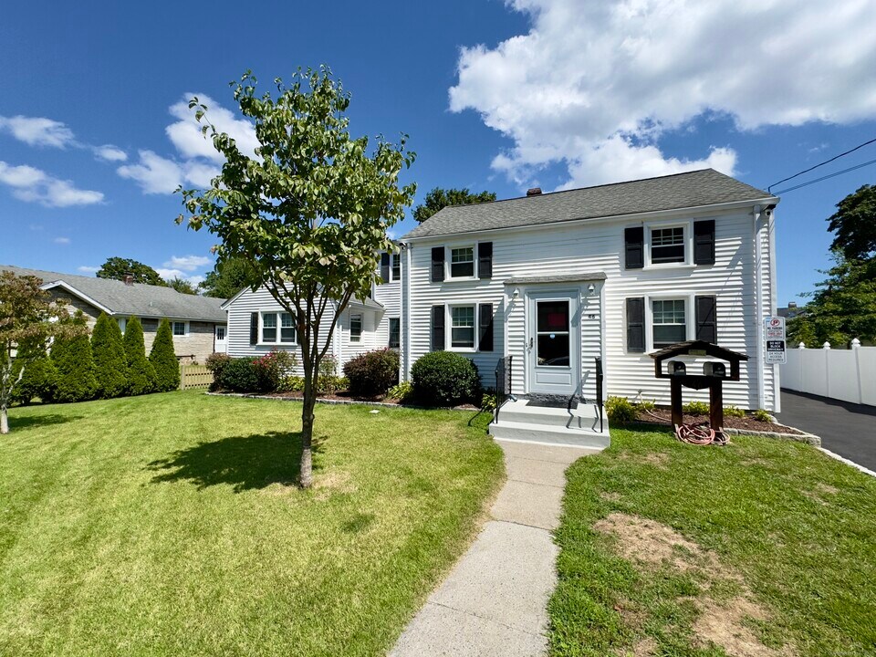 46 Houston Terrace in Stamford, CT - Building Photo