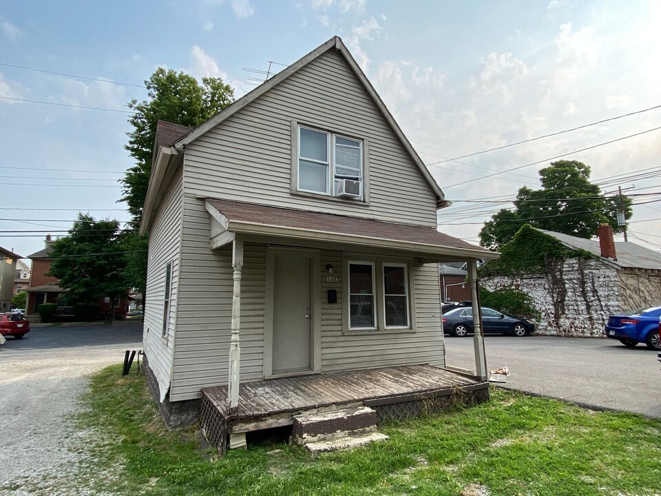 68 W 9th Ave in Columbus, OH - Building Photo