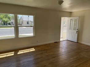 340 E Stillwater Ave in Fallon, NV - Building Photo - Building Photo